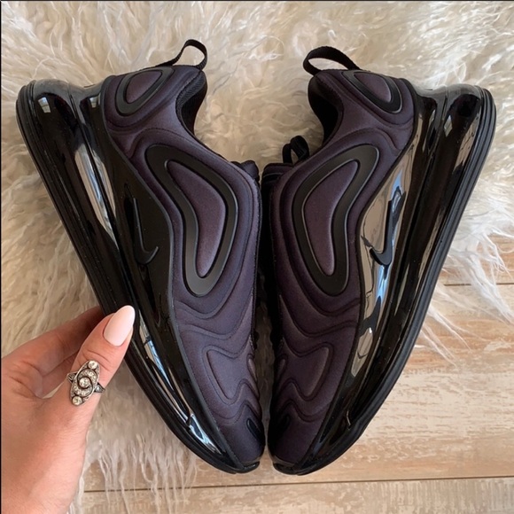 NWT Nike Air Max 720 Triple Black - Picture 2 of 8